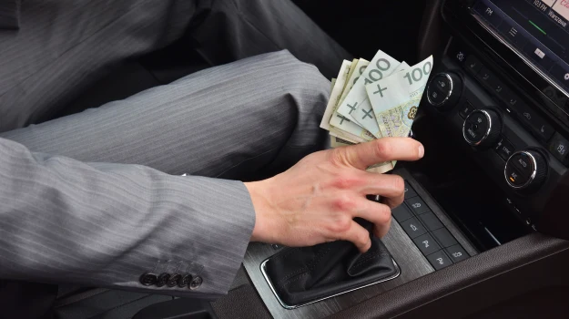 Ceny niektórych z pozoru niedrogich elementów stanowią nawet 70% wartości auta. Ceny niektórych z pozoru niedrogich elementów stanowią nawet 70% wartości auta.