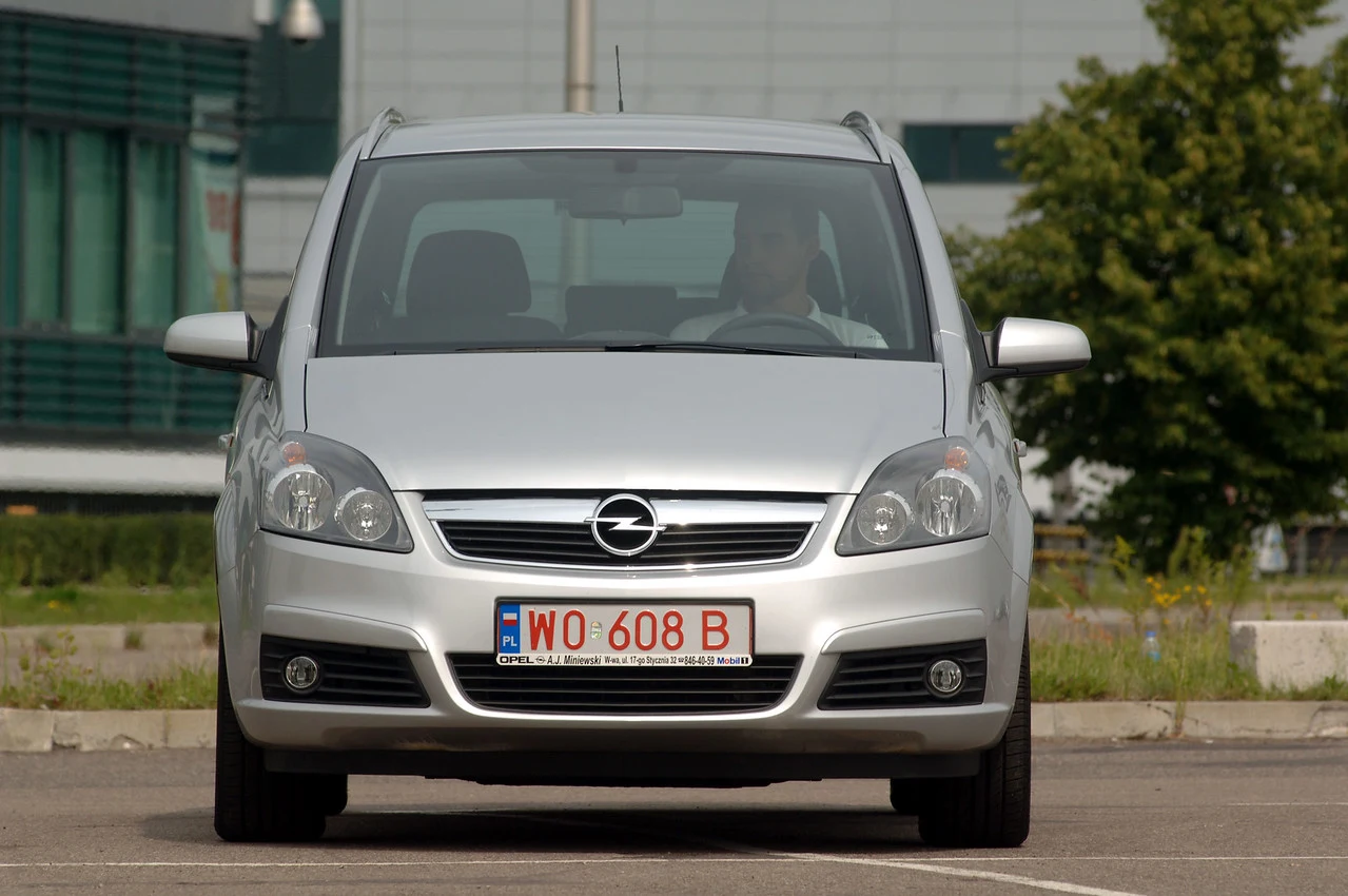 Opel Zafira II (2005-2014) Opel Zafira II (2005-2014)