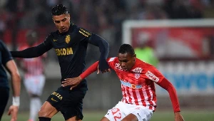 Nabil Dirar (z lewej) w pojedynku z Christophe'em Mandanne'em