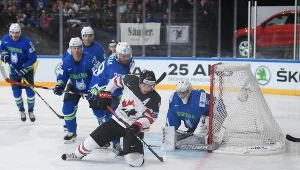 Kanadyjczyk Matt Duchene podczas meczu ze Słowenią