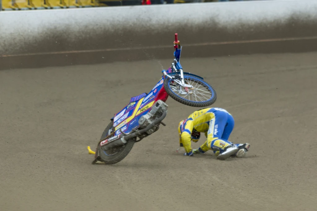 Krzysztof Kasprzak zaliczył bolesny upadek Krzysztof Kasprzak zaliczył bolesny upadek