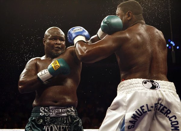 James Toney (z lewej)