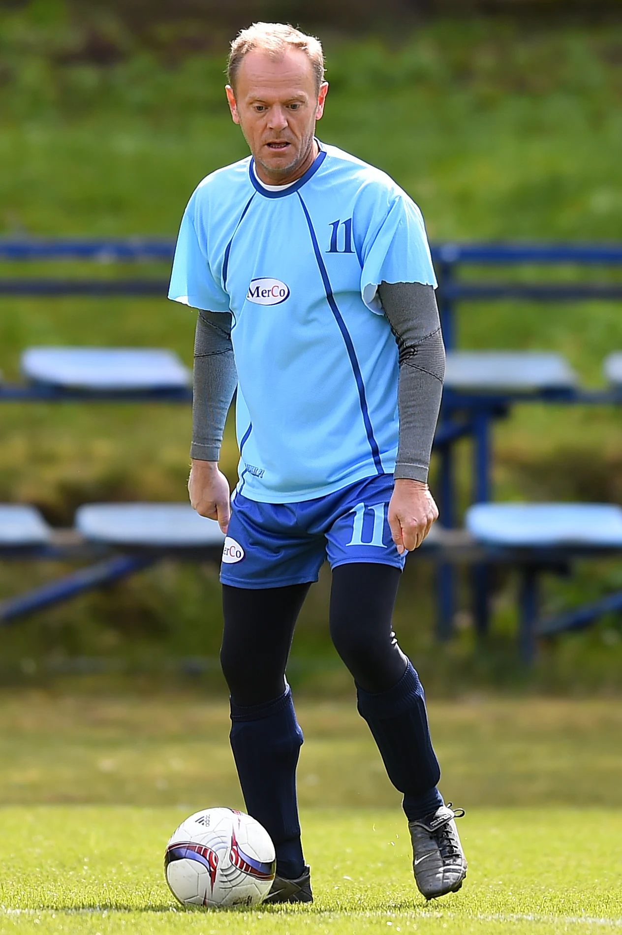 Donald Tusk z okazji urodzin "haratał w gałę"