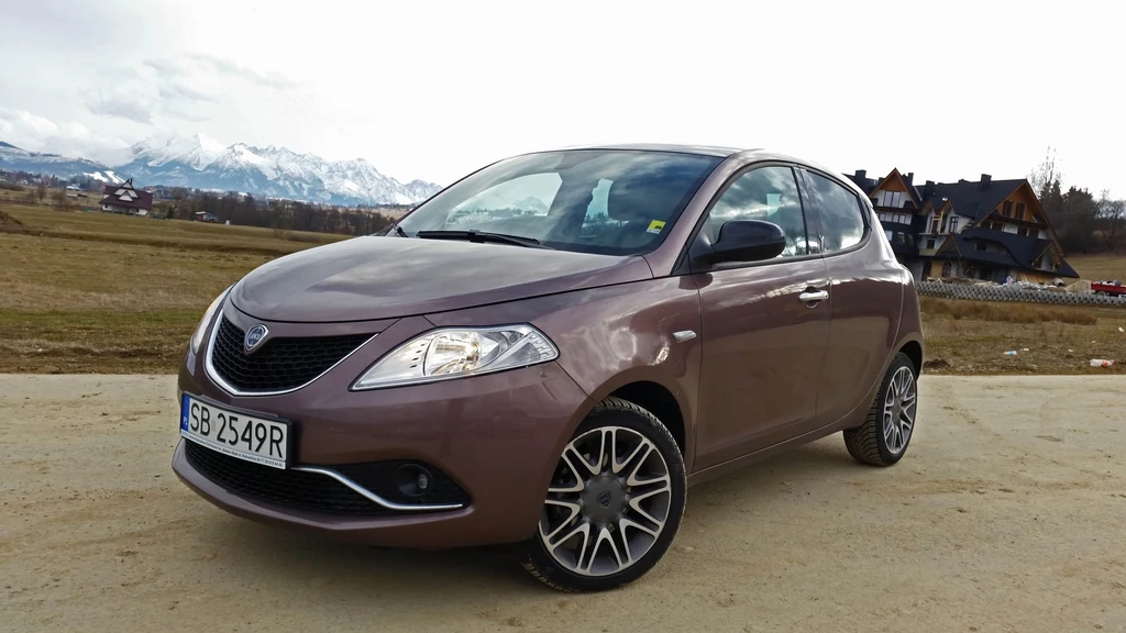 Lancia Ypsilon