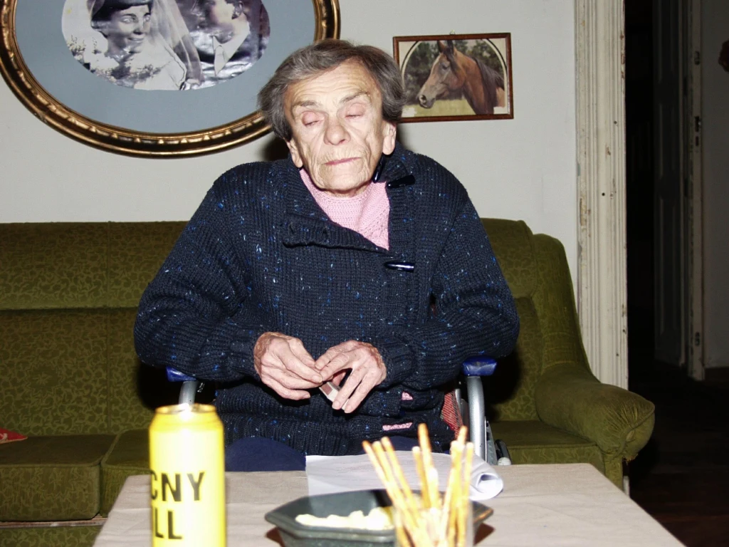 Krystyna Feldman na planie serialu "Świat według Kiepskich" Krystyna Feldman na planie serialu "Świat według Kiepskich"