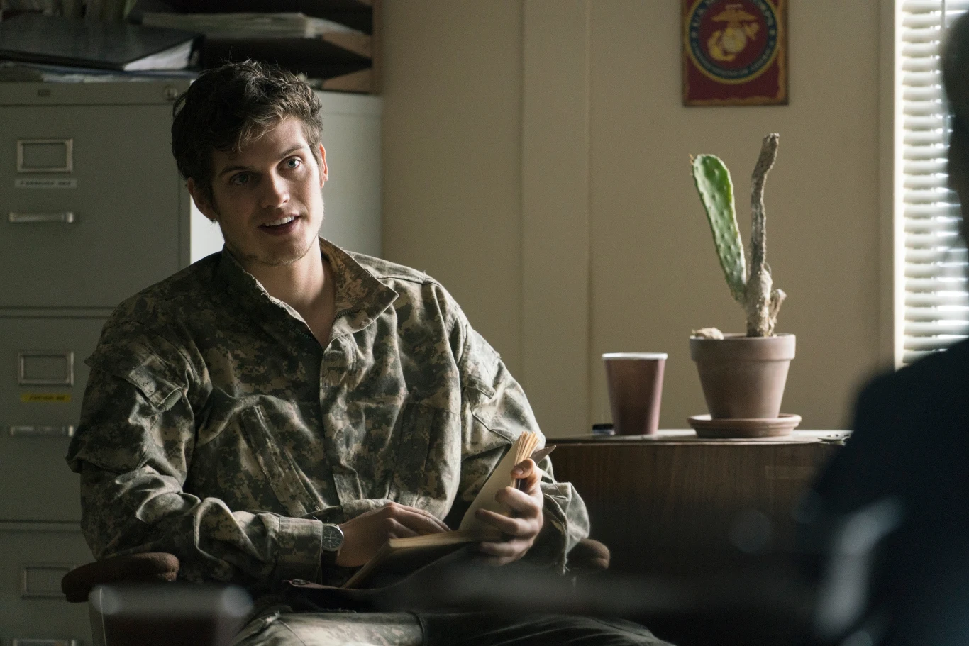 Daniel Sharman jako Troy Otto, jedna z postaci, która zadebiutuje w 3. sezonie "Fear the Walking Dead"