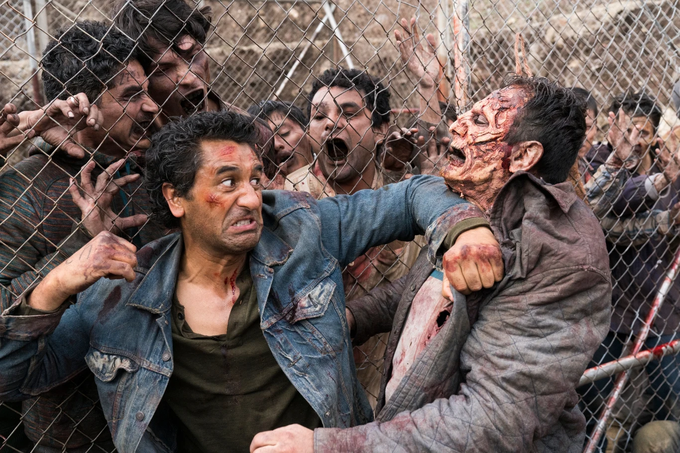Kadr z trzeciego sezonu serialu "Fear the Walking Dead"