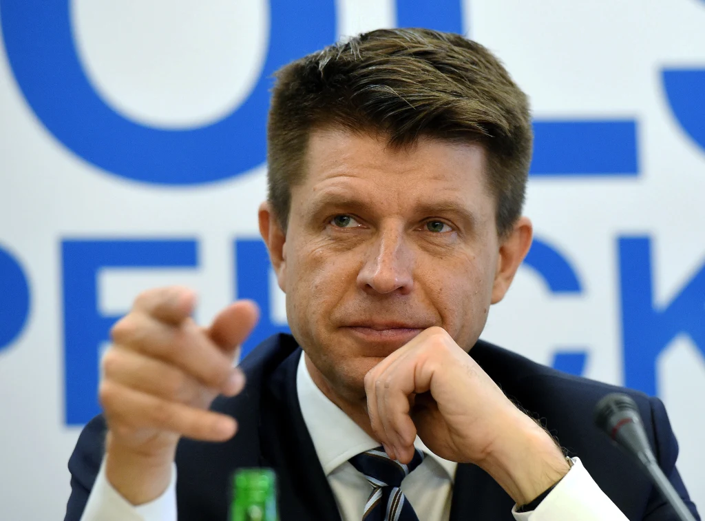 Ryszard Petru chyba nie ucieszy się z takiej członkini!  Ryszard Petru chyba nie ucieszy się z takiej członkini!