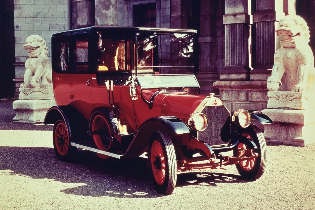 Mitsubishi model A