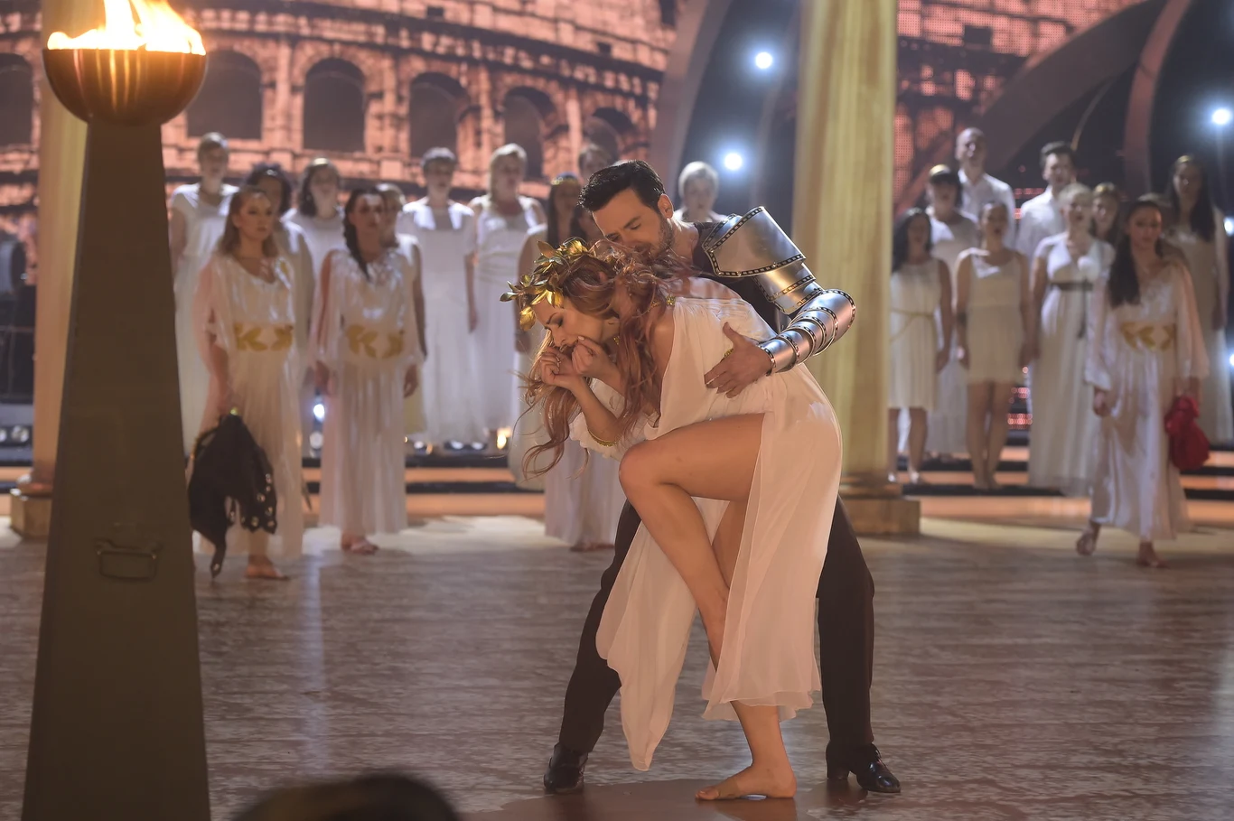 Freestyle na motywach „Gladiatora” zatańczyli również na koniec Iwona Cichosz i Stefano Terrazzino. „Wisienka na torcie bardzo smacznej edycji” – podsumował Michał Malitowski. „Dawno nie było takiego pięknego finału” – dodał juror. „Cudownie jest dźwigać ciężar emocji, którymi nas obdarowujecie” – zauważyła wyraźnie wzruszona Iwona Pavlović. Para otrzymała 40 punktów.