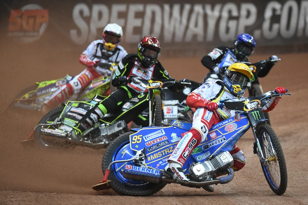 Bartosz Zmarzlik (żółty kask), Polak Piotr Pawlicki (biały kask), Brytyjczyk Tai Woffinden (niebieski kask) i Słowak Martin Vaculik (czerwony kask)