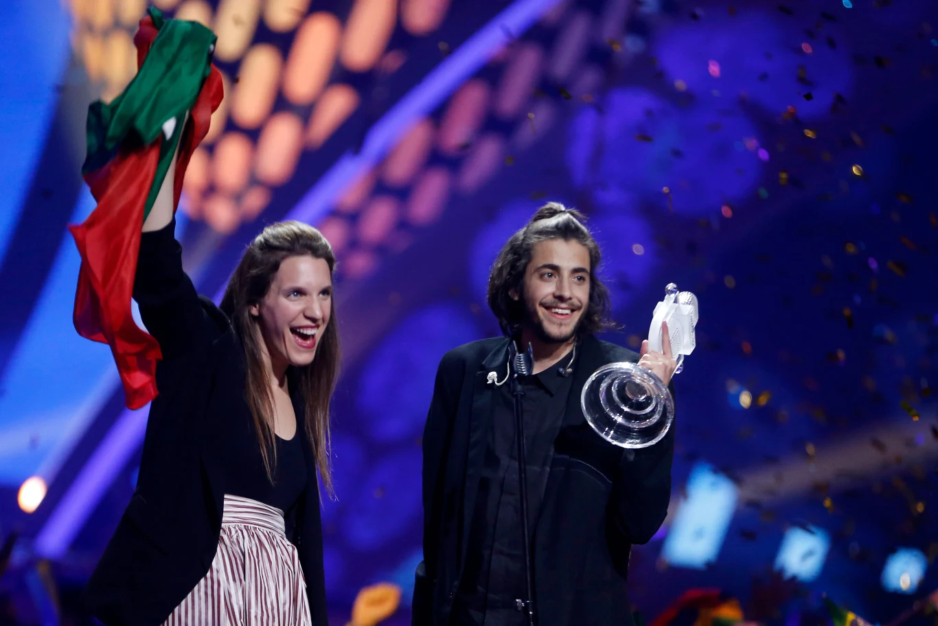 13 maja odbył się finał 62. Eurowizji. Triumfował Portugalczyk Salvador Sobral (na zdjęciu z siostrą). Kasia Moś zajęła 22. miejsce. Zobacz zdjęcia!