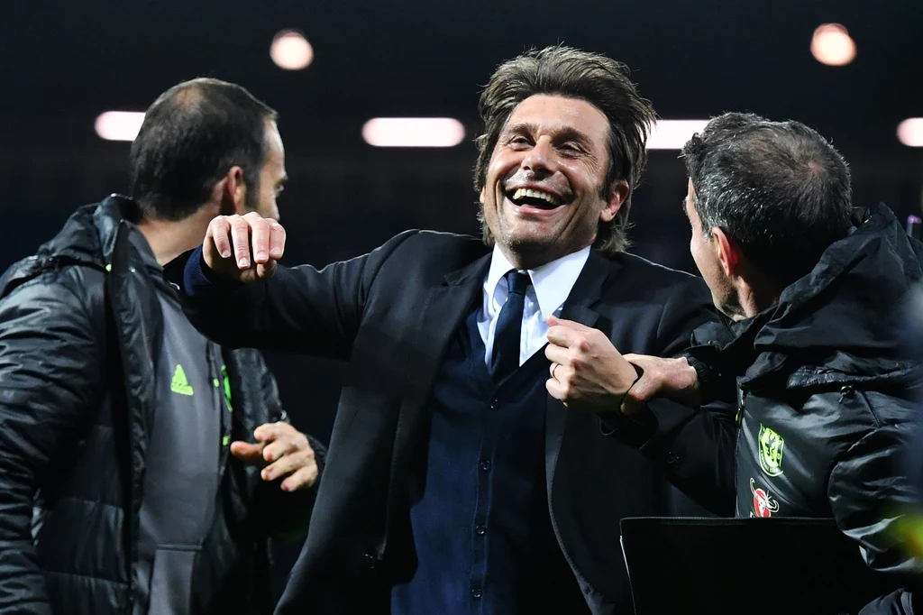 Antonio Conte (w środku) Antonio Conte (w środku)