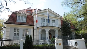 Była siedziba Polskiej Misji Wojskowej w Berlinie przy Lassenstrasse. Obecnie tymczasowa siedziba ambasady