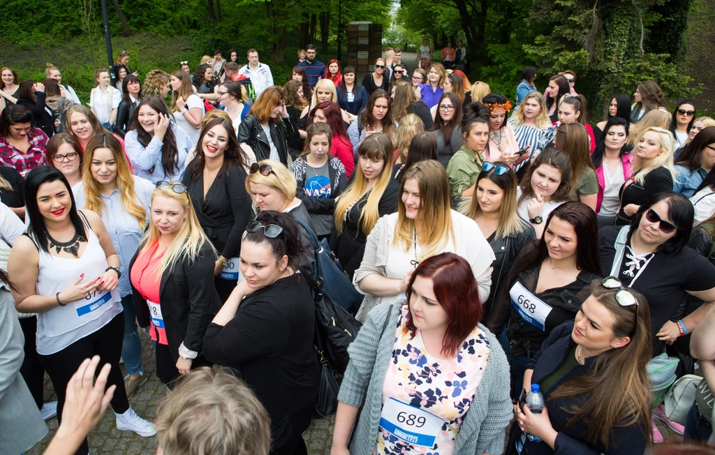 Produkcja ma szansę zmienić stereotypy i przekonać, że prawdziwe piękno nie zależy od rozmiaru. Produkcja ma szansę zmienić stereotypy i przekonać, że prawdziwe piękno nie zależy od rozmiaru.