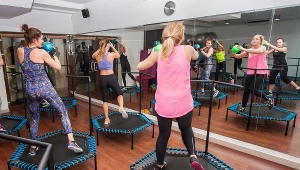 To nie zabawa dla dzieci. W czasie treningu spalisz aż 800 kcal i szybko pozbędziesz się oponki