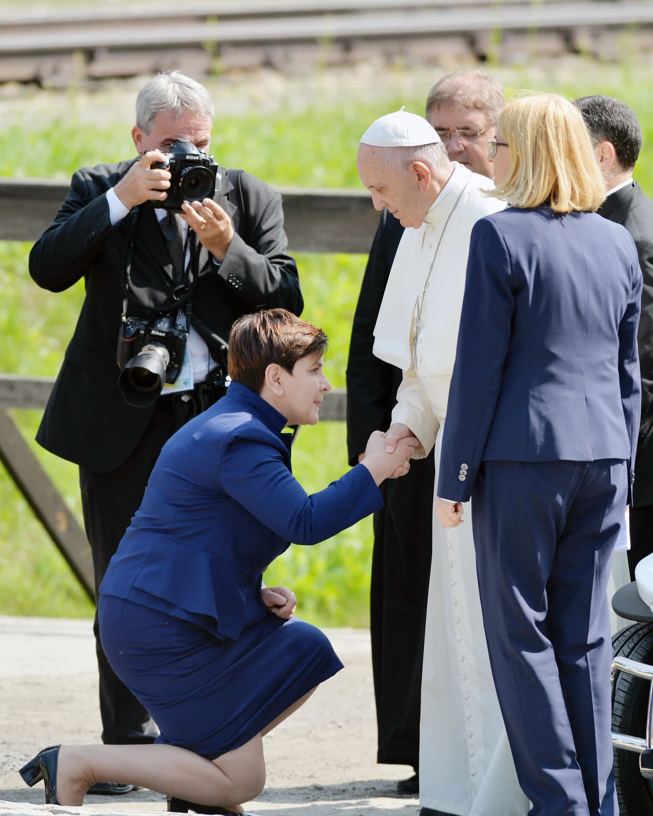 Sytuacja uchodźców oraz potrzeba otwartości na ludzi uciekających od wojen i głodu były elementem większości wystąpień papieża Franciszka wygłoszonych do uczestników Światowych Dni Młodzieży w Polsce Sytuacja uchodźców oraz potrzeba otwartości na ludzi uciekających od wojen i głodu były elementem większości wystąpień papieża Franciszka wygłoszonych do uczestników Światowych Dni Młodzieży w Polsce