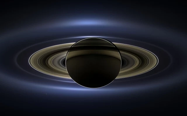 Saturn emituje tajemnicze dźwięki, które zarejestrowane zostały przez instrumenty sondy Cassini 