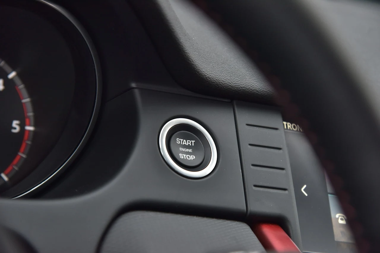 Land Rover Discovery Sport TD4 HSE Luxury