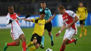 Fabinho (pierwszy z lewej) to kolega klubowy Kamila Glika (tyłem) z AS Monaco