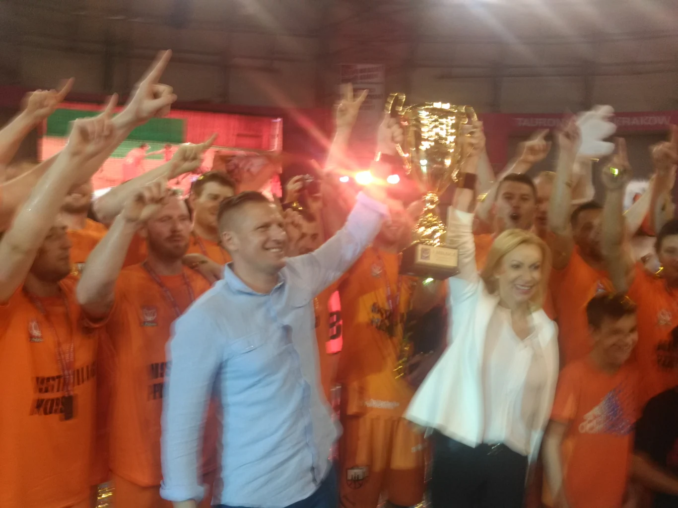 R8 Basket AZS Politechnika Kraków fetuje awans do I ligi.