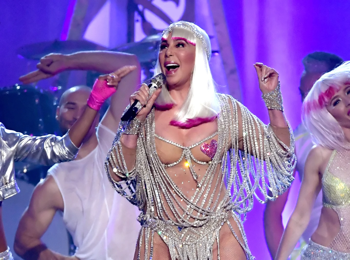 71-letnia Cher na gali Billboard Music Awards imponowała sylwetką i formą