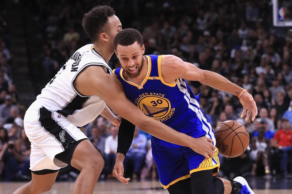Stephen Curry (z prawej) Stephen Curry (z prawej)