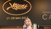 Anja Rubik na czerwonym dywanie