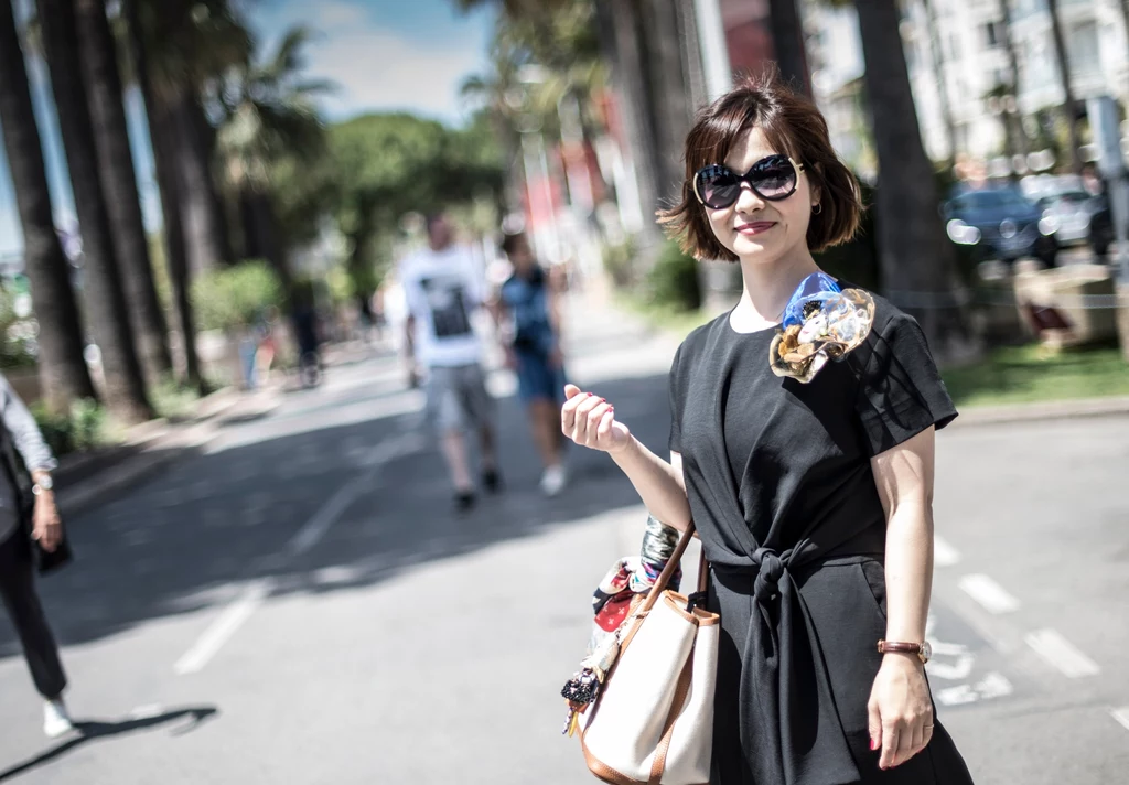 W czasie festiwalu Cannes staje się nie tylko stolicą filmu, ale też szyku i elegancji. Wiemy już jakie kreacje pojawiły się na czerwonym dywanie. Ale co słychać na ulicach? W czasie festiwalu Cannes staje się nie tylko stolicą filmu, ale też szyku i elegancji. Wiemy już jakie kreacje pojawiły się na czerwonym dywanie. Ale co słychać na ulicach?