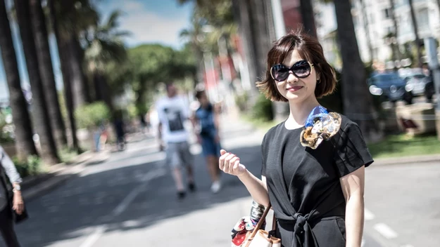 W czasie festiwalu Cannes staje się nie tylko stolicą filmu, ale też szyku i elegancji. Wiemy już jakie kreacje pojawiły się na czerwonym dywanie. Ale co słychać na ulicach?