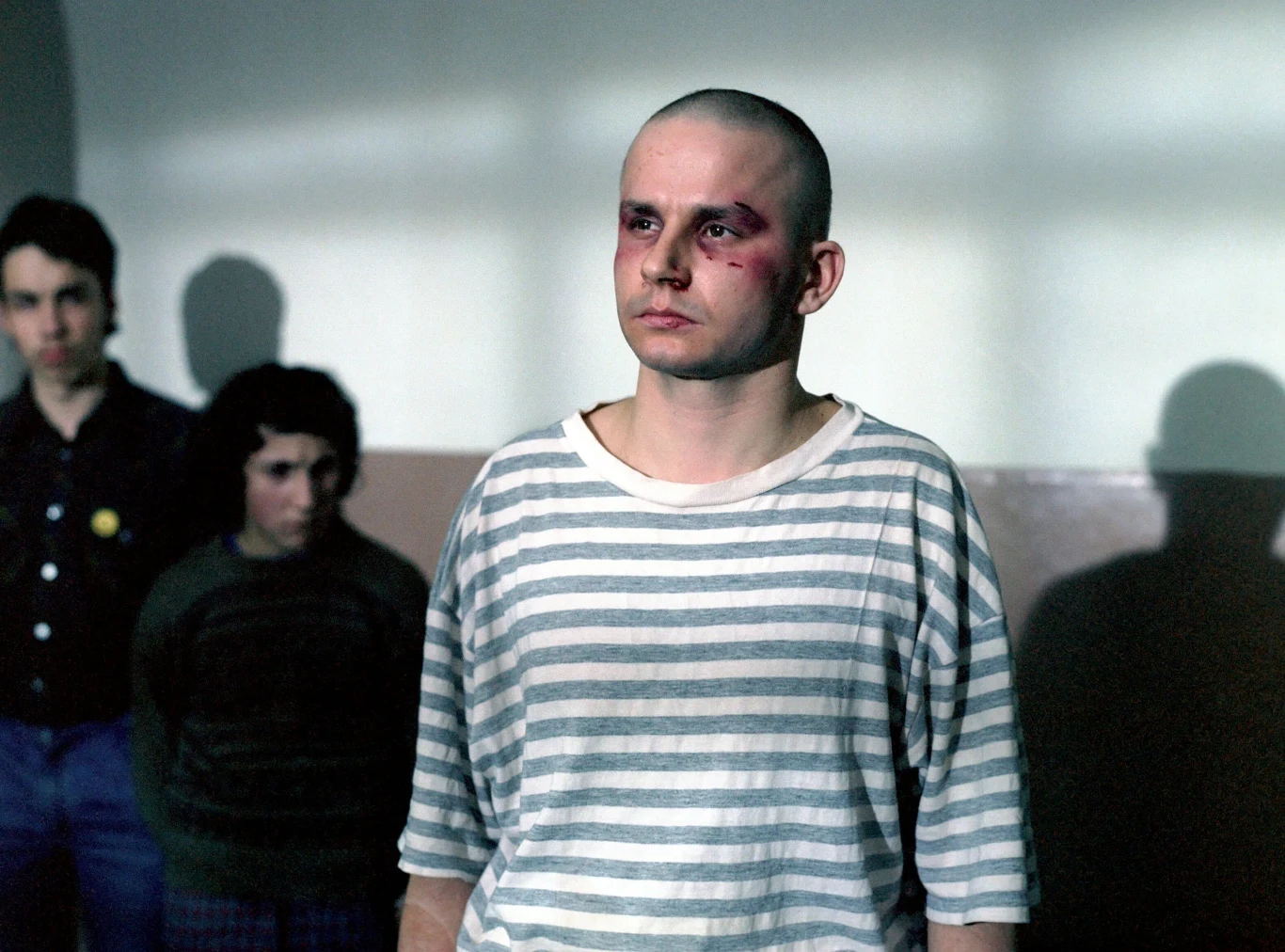 W piątek, 26 maja, aktor Bartłomiej Topa obchodzi 50. urodziny.

Absolwent Wydziału Aktorskiego Szkoły Filmowej w Łodzi (1991) za kinowym ekranie zadebiutował w "Zakładzie" Teresy Kotlarczyk (1990), opowiadającym o wychowankach zakładu poprawczego. W kolejnych latach pojawiał się w epizodach w "Trzech kolorach. Niebieskim" Krzysztofa Kieślowskiego (1993), "Pożegnaniu z Marią" Filipa Zylbera czy "Balandze" Łukasza Wylężałka.