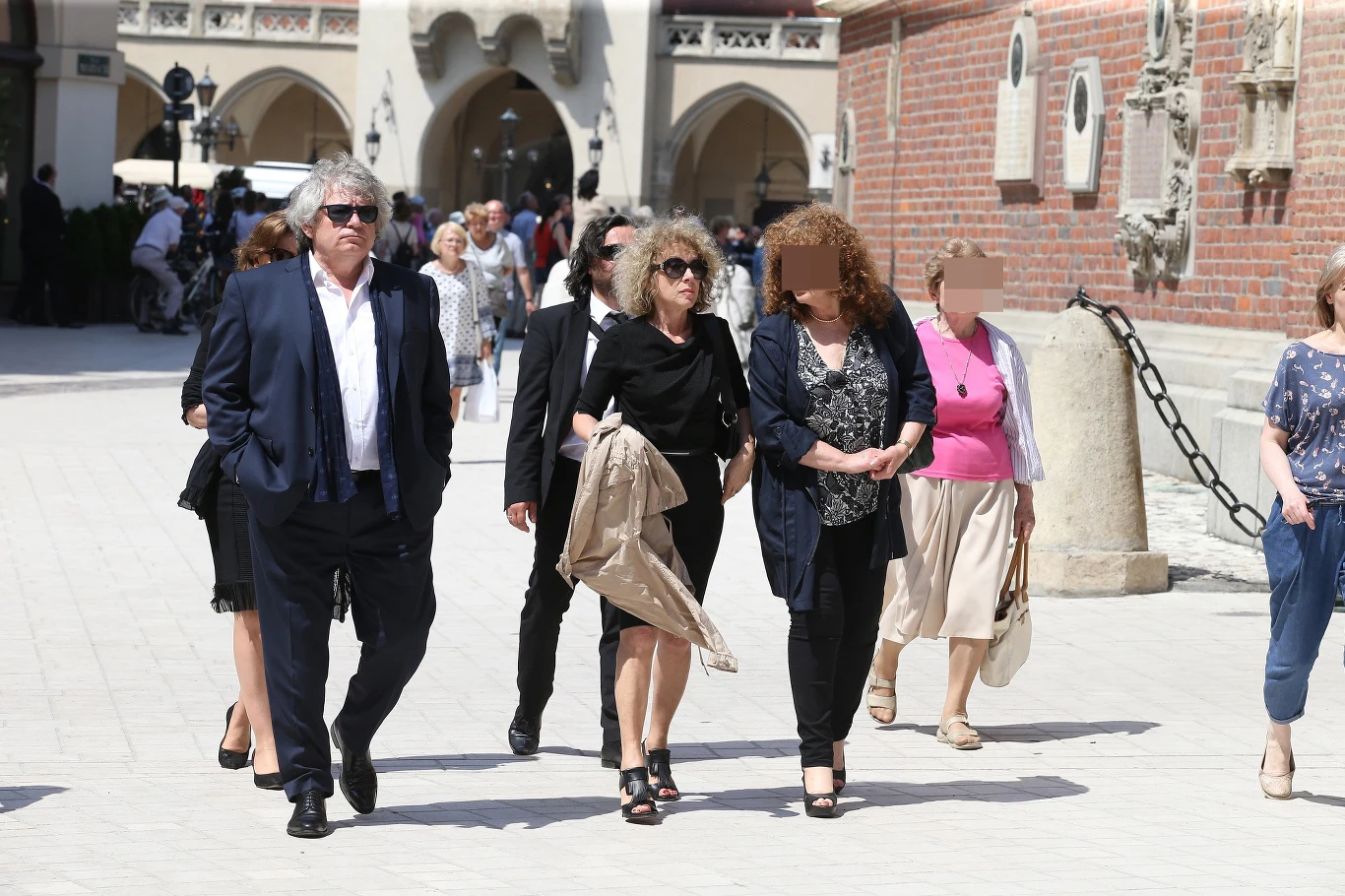 Alicja Majewska w drodze na pogrzeb Wodeckiego