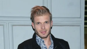 Skończyłem studia na Politechnice Gdańskiej z wysoką średnią, ale pracę magisterką pisałem już, ucząc się w szkole aktorskiej - wspomina Tomasz Ciachorowski