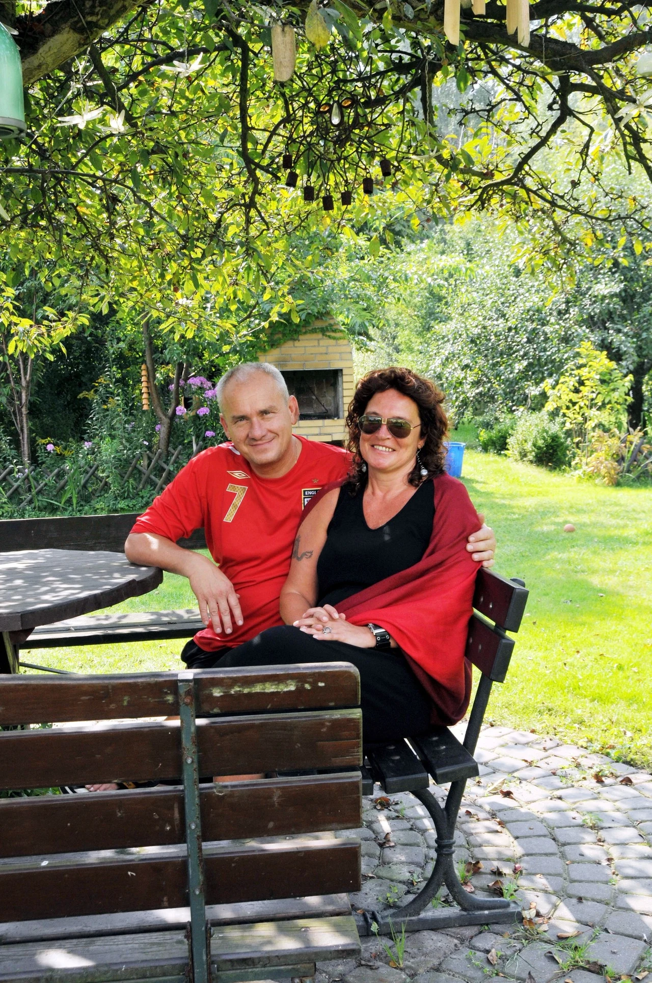 Michał Olszański z żoną Magdą w swoim domu w 2008 roku