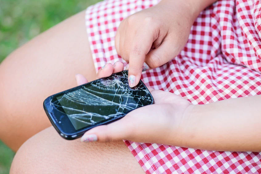 Nawet z bardzo uszkodzonego telefonu można odzyskać ważne dane 