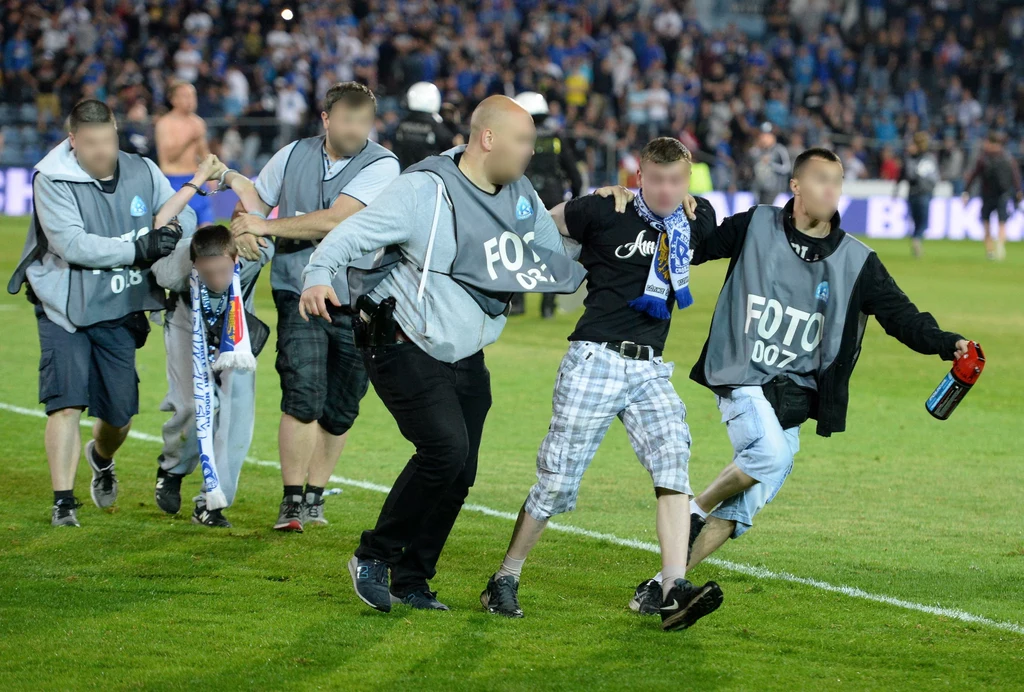 Burdy na stadionie Ruchu Chorzów. Burdy na stadionie Ruchu Chorzów.