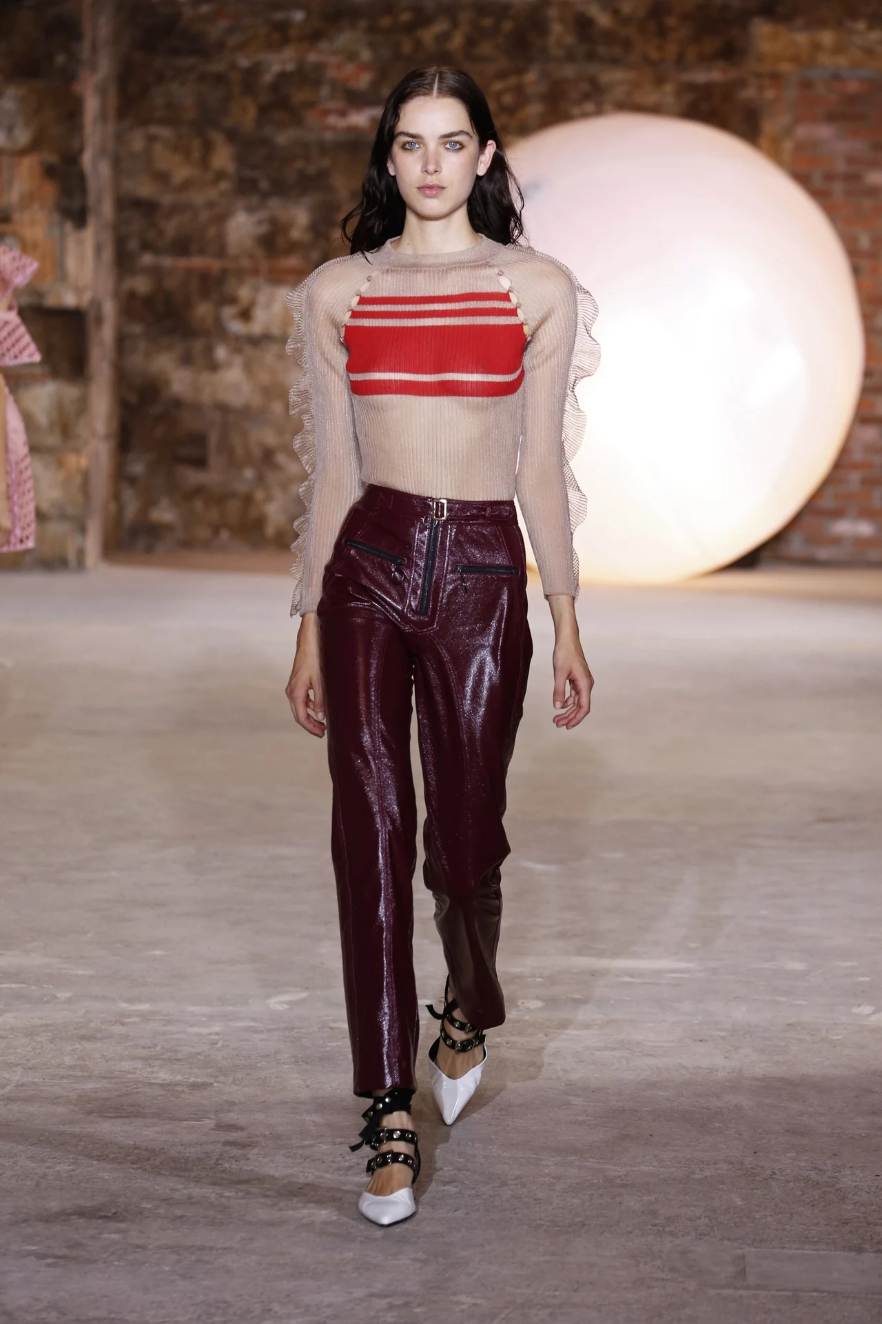 Najnowsze trendy - modne spodnie