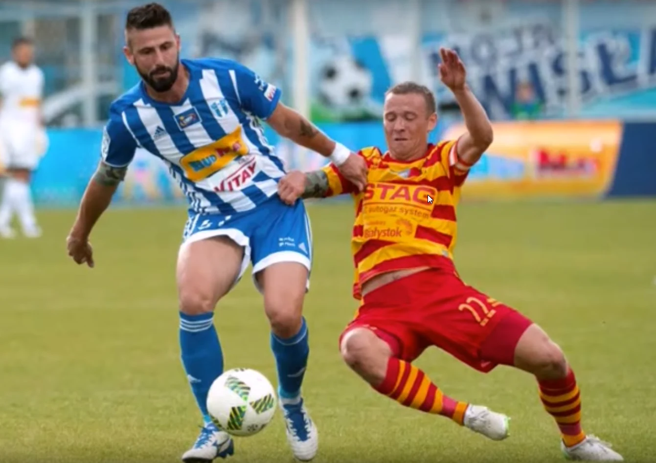 Dimityr Iliew (z lewej) w meczu z Jagiellonią Białystok Dimityr Iliew (z lewej) w meczu z Jagiellonią Białystok