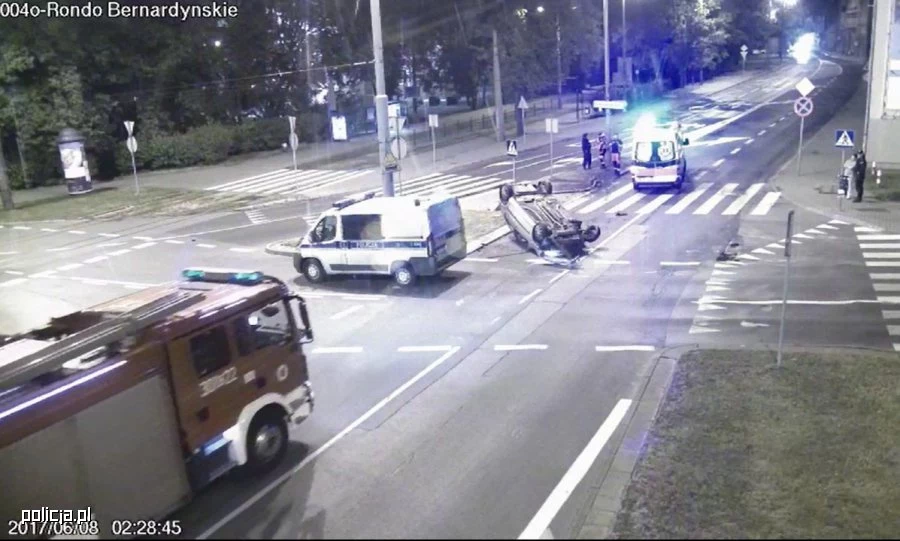 Na miejsce wezwano karetkę, policję i straż pożarną