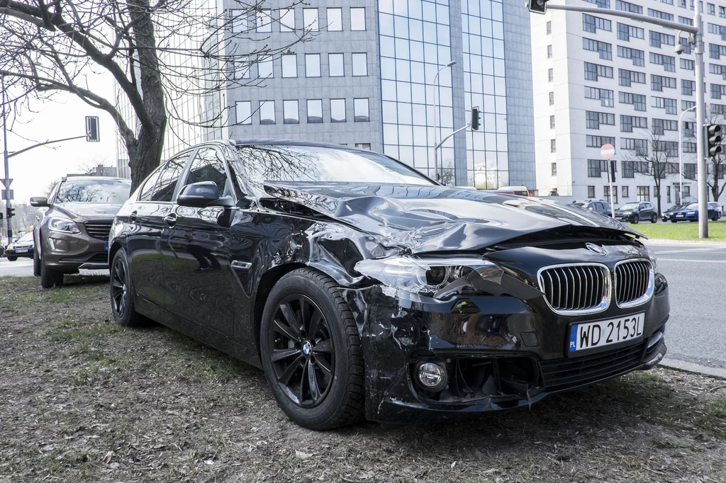 Podwyżki OC spowodowane są wyższymi kosztami likwidacji szkód. Na zdjęciu rozbite BMW BOR