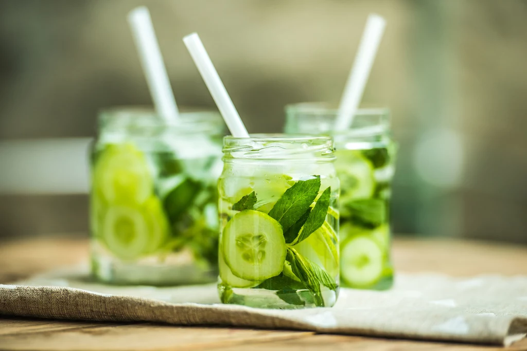 Do lemoniady możesz dodać borówki albo maliny Do lemoniady możesz dodać borówki albo maliny