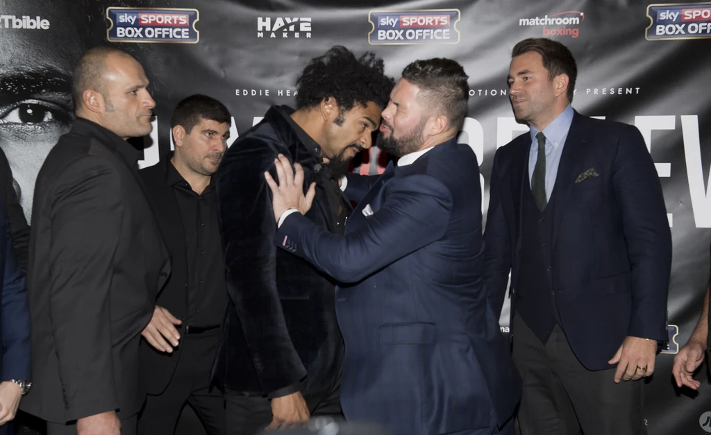 David Haye (z lewej na pierwszym planie) i Tony Bellew