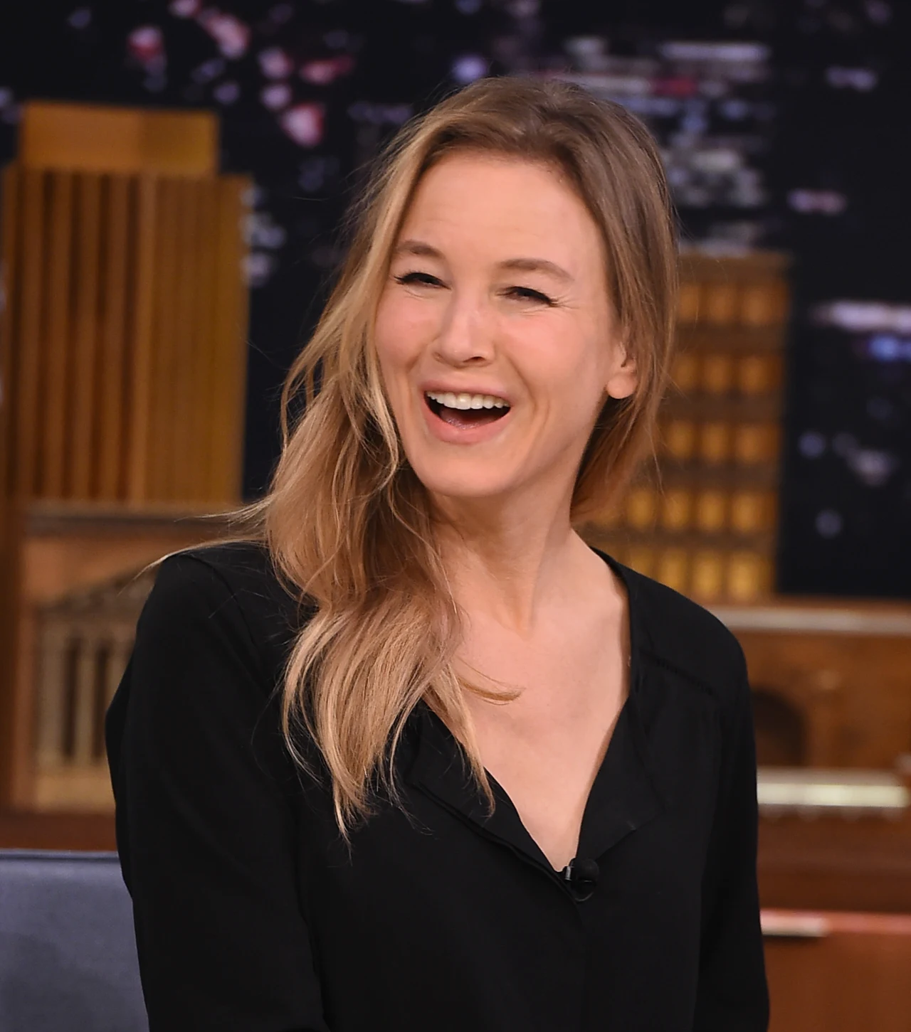 Fani widzą na twarzy Renee Zellweger ślady poważnych poprawek. Aktorka broni się jednak i mówi, że nie robiła żadnych operacji". Czy aby na pewno?