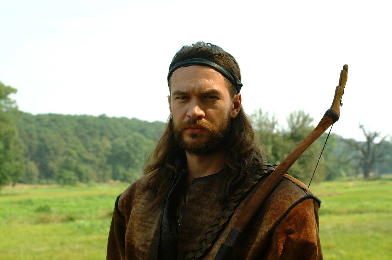 Hoffman doceniał talent, a jednocześnie tak bardzo polubił Żebrowskiego przy okazji pracy nad "Ogniem i mieczem", że obsadził go także w swojej kolejnej produkcji. W filmie "Stara baśń. Kiedy słońce było bogiem" (2003) aktor zagrał Ziemowita.