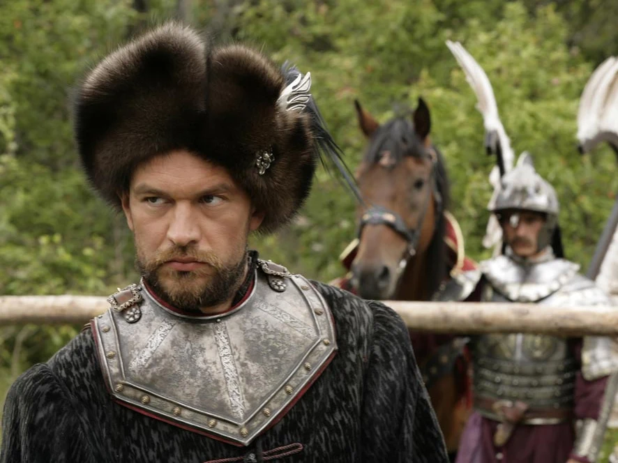 Aktor znakomicie czuje się w kinie kostiumowym. Nie boi się też wyzwań, dlatego często przyjmuje propozycje filmowe zza naszej wschodniej granicy. Tu w obrazie "Rok 1612" (2007) Władimira Chotinienko.