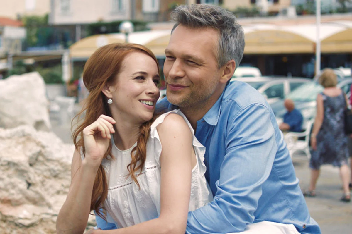 W tym roku oglądaliśmy aktora w polsko-czesko-słowackiej komedii romantycznej "Wszystko albo nic". Na planie partnerowała mu m.in. Tatiana Pauhofová.