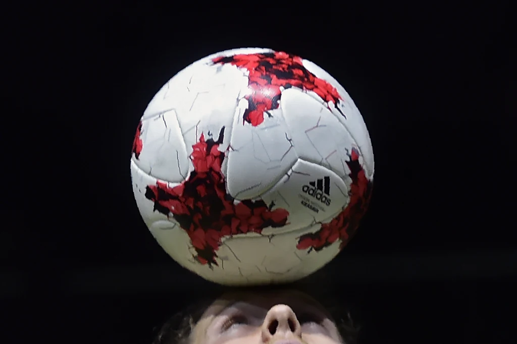 Czy piłkę nożną czeka rewolucja? Czy piłkę nożną czeka rewolucja?