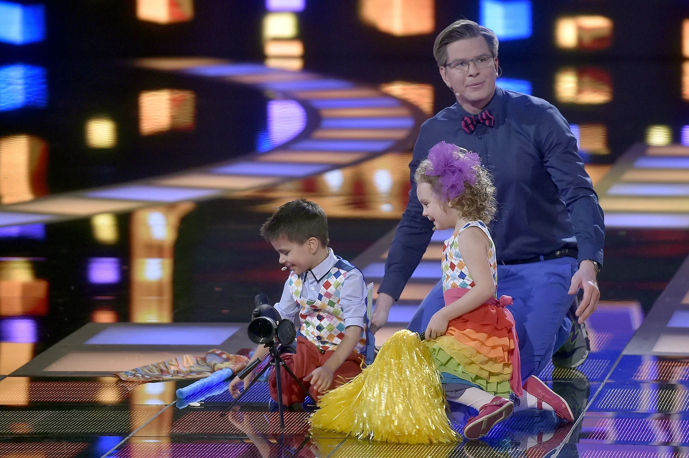 Filip Chajzer na planie "Małcyh Gigantów"