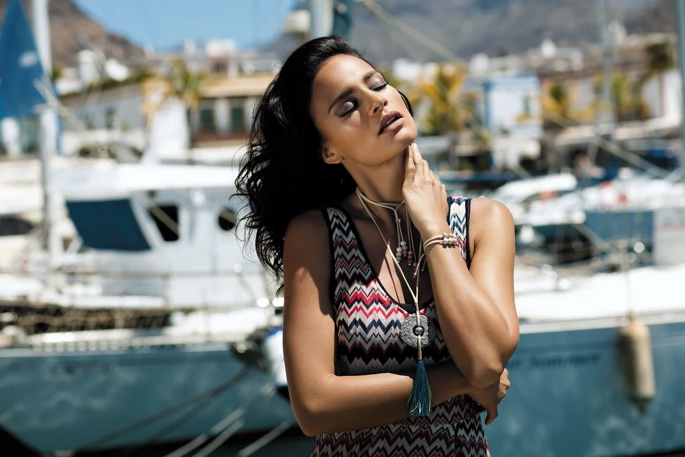 Modelka: Shalana Santana. Kuba Fabirkiewicz (fotograf), Julita Waloszek z Tolosmodels (produkcja i stylizacja) oraz Anna Oramus (make up&włosy). Asystował Grolsky Life.