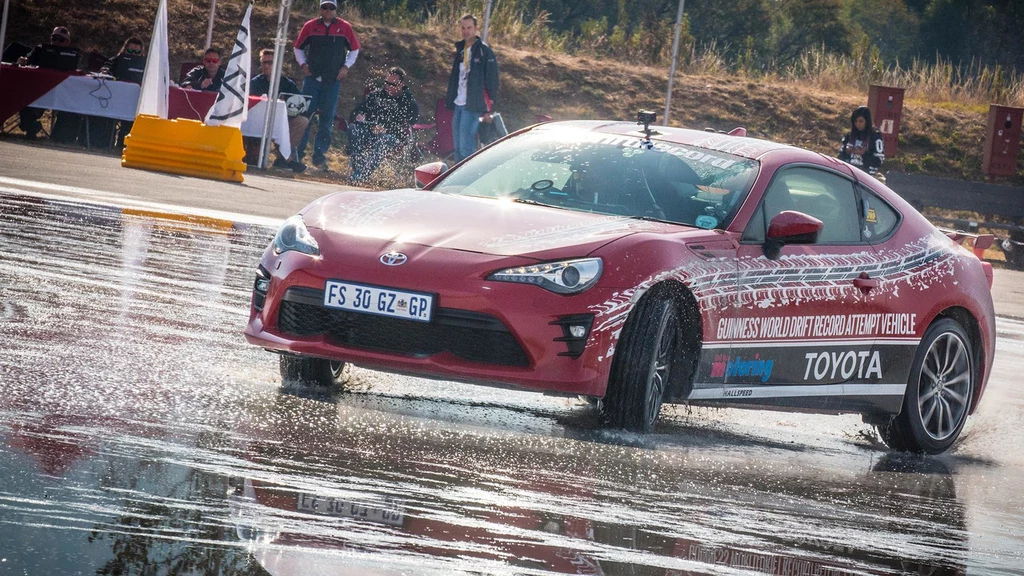 GT86 to samochód stworzony do driftu